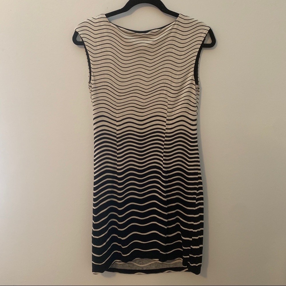 LOFT DRESS - Picture 4 of 4